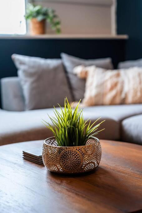 Central Maidstone Contractor Flat Eksteriør bilde