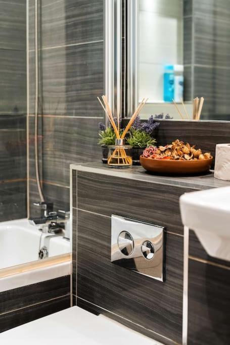 Central Maidstone Contractor Flat Eksteriør bilde